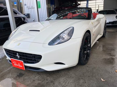 صورة مصغرة 8 لـ 2010 Ferrari CALIFORNIA