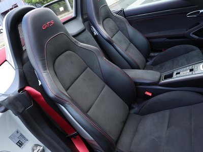2021 Porsche 718 photo 14