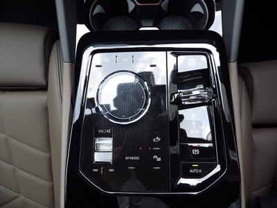 2025 BMW 5 SERIES TOURING thumbnail 41