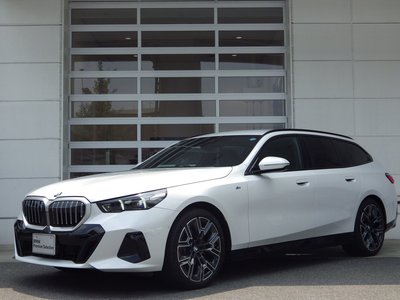 2025 BMW 5 SERIES TOURING 照片 1