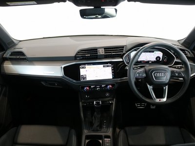 2025 AUDI Q3 photo 8