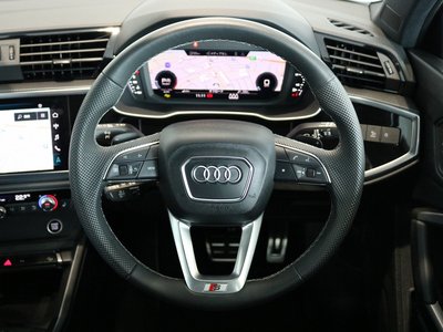 2025 AUDI Q3 photo 12