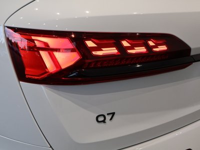 2025 AUDI Q7 photo 9