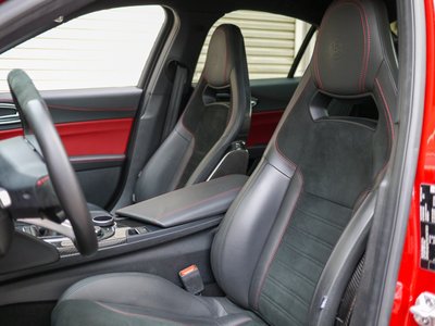 2018 ALFA Romeo JULIA 照片 15