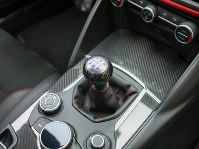 2018 ALFA Romeo JULIA 照片 29