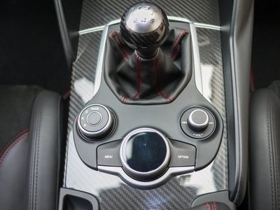 2018 ALFA Romeo JULIA 照片 51