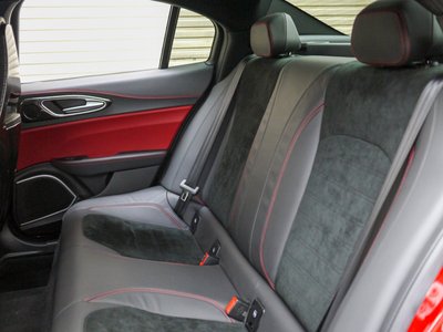 2018 ALFA Romeo JULIA 照片 17