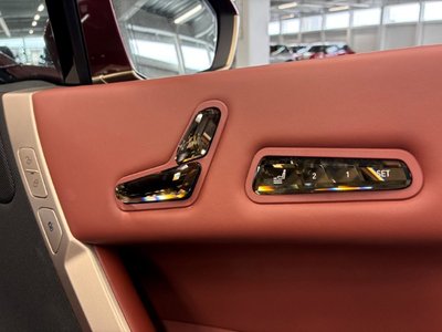 2022 BMW IX photo 12