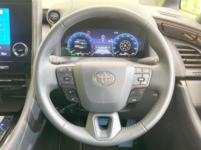 2025 Toyota ALPHARD — фото 12