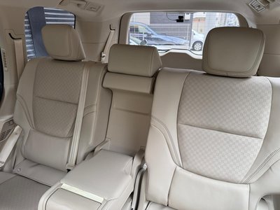 2025 Toyota LAND CRUISER 300 thumbnail 27