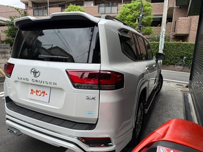 2025 Toyota LAND CRUISER 300 photo 7