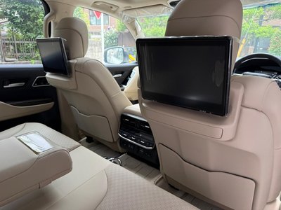 2025 Toyota LAND CRUISER 300 thumbnail 26