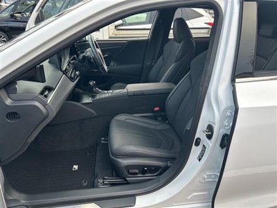 صورة مصغرة 25 لـ 2022 Lexus ES