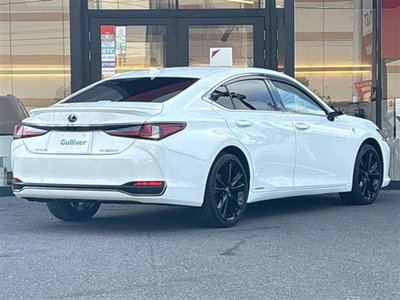 صورة مصغرة 38 لـ 2022 Lexus ES