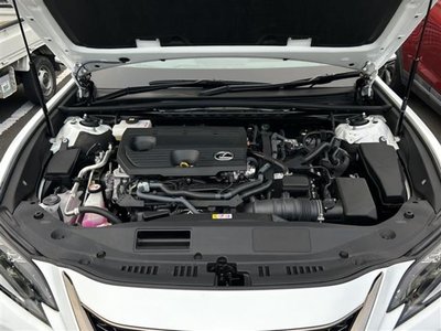 صورة مصغرة 43 لـ 2022 Lexus ES