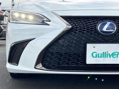 صورة مصغرة 32 لـ 2022 Lexus ES