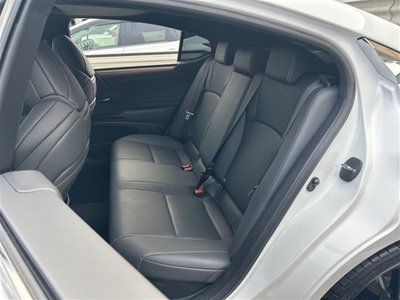صورة مصغرة 27 لـ 2022 Lexus ES