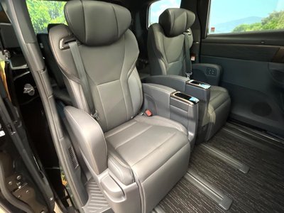 2023 Toyota ALPHARD — фото 9