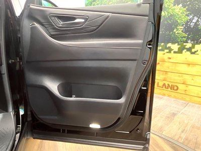 2023 Toyota ALPHARD — фото 33