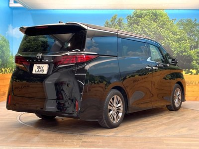 2023 Toyota ALPHARD — фото 17