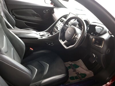 صورة 13 لـ 2019 Aston Martin DBS SUPERLEGGERA
