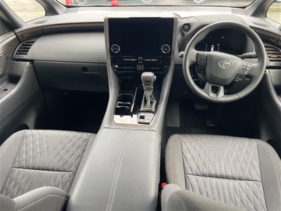 2025 Toyota ALPHARD — фото 8