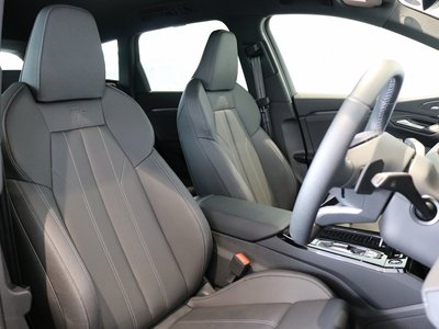 صورة 8 لـ 2025 AUDI Q6 E-TRON