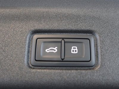 2025 AUDI Q6 E-TRON thumbnail 32