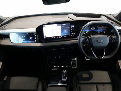 صورة 7 لـ 2025 AUDI Q6 E-TRON