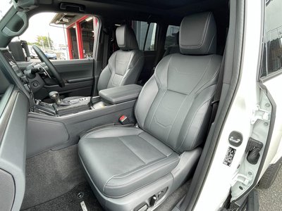 2025 Lexus GX — миниатюра 28