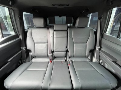 2025 Lexus GX — миниатюра 33