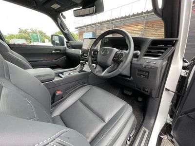 2025 Lexus GX — миниатюра 39
