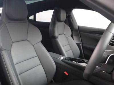 صورة مصغرة 61 لـ 2024 AUDI E-TRON GT QUATTRO