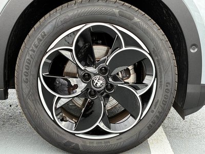 صورة 25 لـ 2025 ALFA Romeo JUNIOR