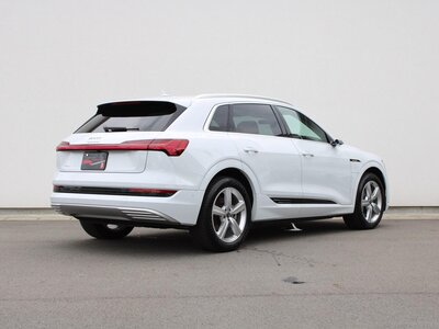 2022 AUDI E-TRON 缩略图 5
