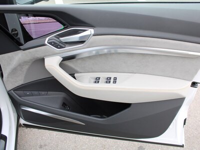 2022 AUDI E-TRON 缩略图 17
