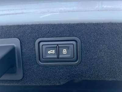 2023 AUDI A8 thumbnail 38