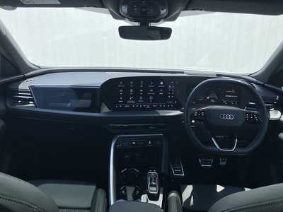 2025 AUDI SQ5 photo 9