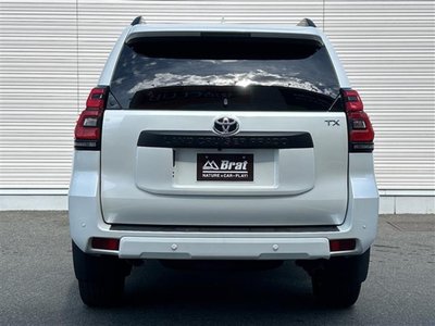 2023 Toyota LAND CRUISER PRADO photo 4