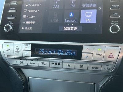2023 Toyota LAND CRUISER PRADO photo 10