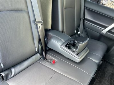 2023 Toyota LAND CRUISER PRADO thumbnail 31