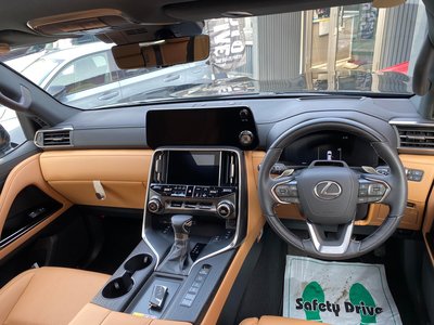 2025 Lexus LX — фото 28