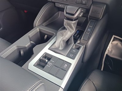 صورة 34 لـ 2025 Toyota LAND CRUISER 250