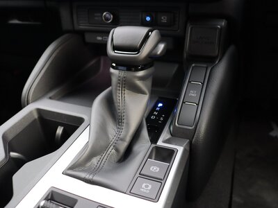 صورة 38 لـ 2024 Toyota LAND CRUISER 250