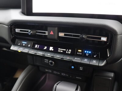 صورة 41 لـ 2024 Toyota LAND CRUISER 250