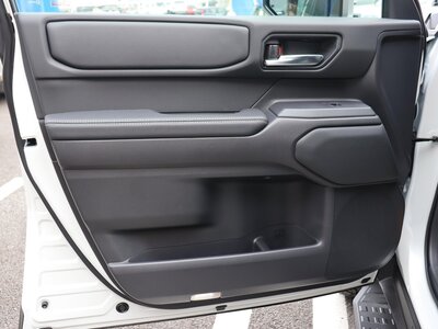 صورة 46 لـ 2024 Toyota LAND CRUISER 250
