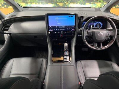 2023 Toyota ALPHARD — фото 2