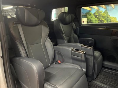 2023 Toyota ALPHARD — фото 9