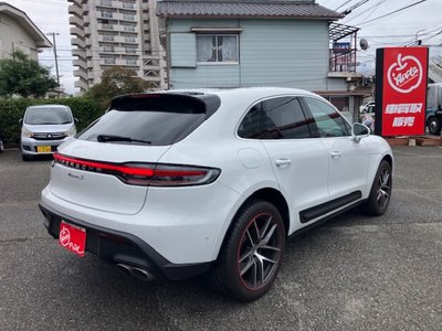 2024 Porsche MACAN photo 6