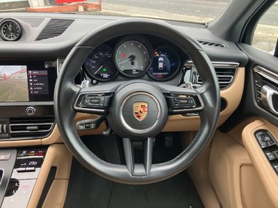 2024 Porsche MACAN thumbnail 20